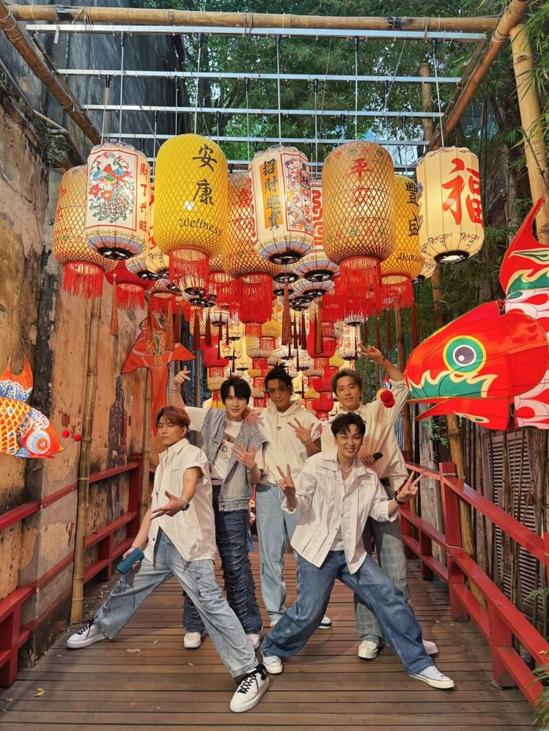 Energy奔大馬景點「鬼仔巷」看遍特色美景。（相信音樂提供）