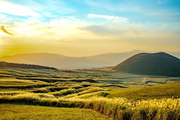 ▲阿蘇必訪景點之一「草千里之濱」。　圖：shutterstock／來源