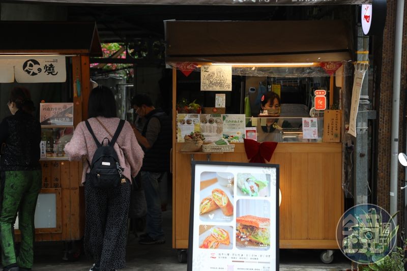 「芝山棧」主打蔬菜捲餅，深受附近女性上班族歡迎。