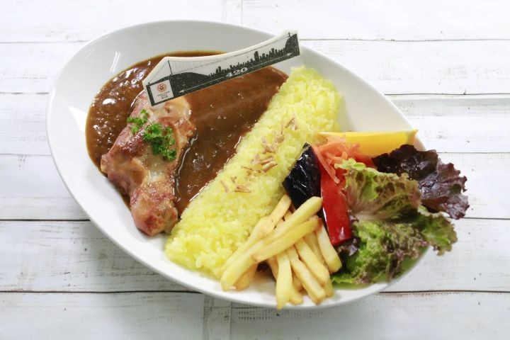 ▲餐廳「420 CAFE」招牌美味「水壩咖哩飯」。　圖：Gravity Park Holdings 株式会社／提供