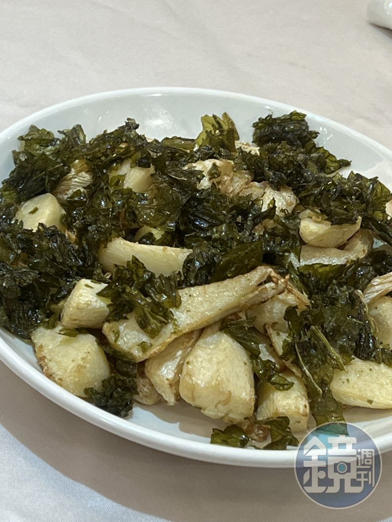 「乾炸鮮筍」若用夏天的綠竹筍來做，滋味更佳。