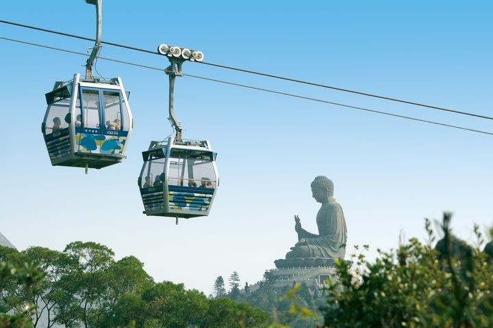 ▲搭乘昂坪360纜車飽覽壯麗山海，抵達天壇大佛感受心靈寧靜。　圖：香港旅遊發展局／提供