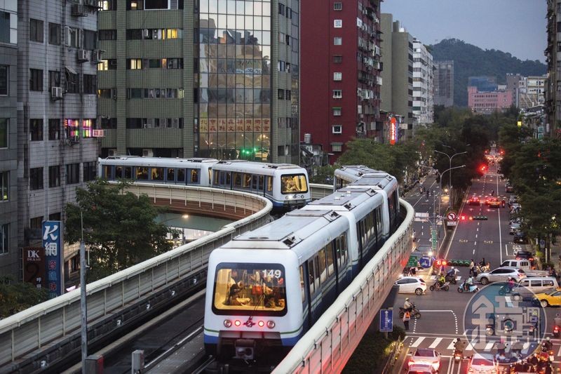 今年釋出的百件房源，其中有15件是捷運宅（包括共構宅），距離捷運站500公尺以內。