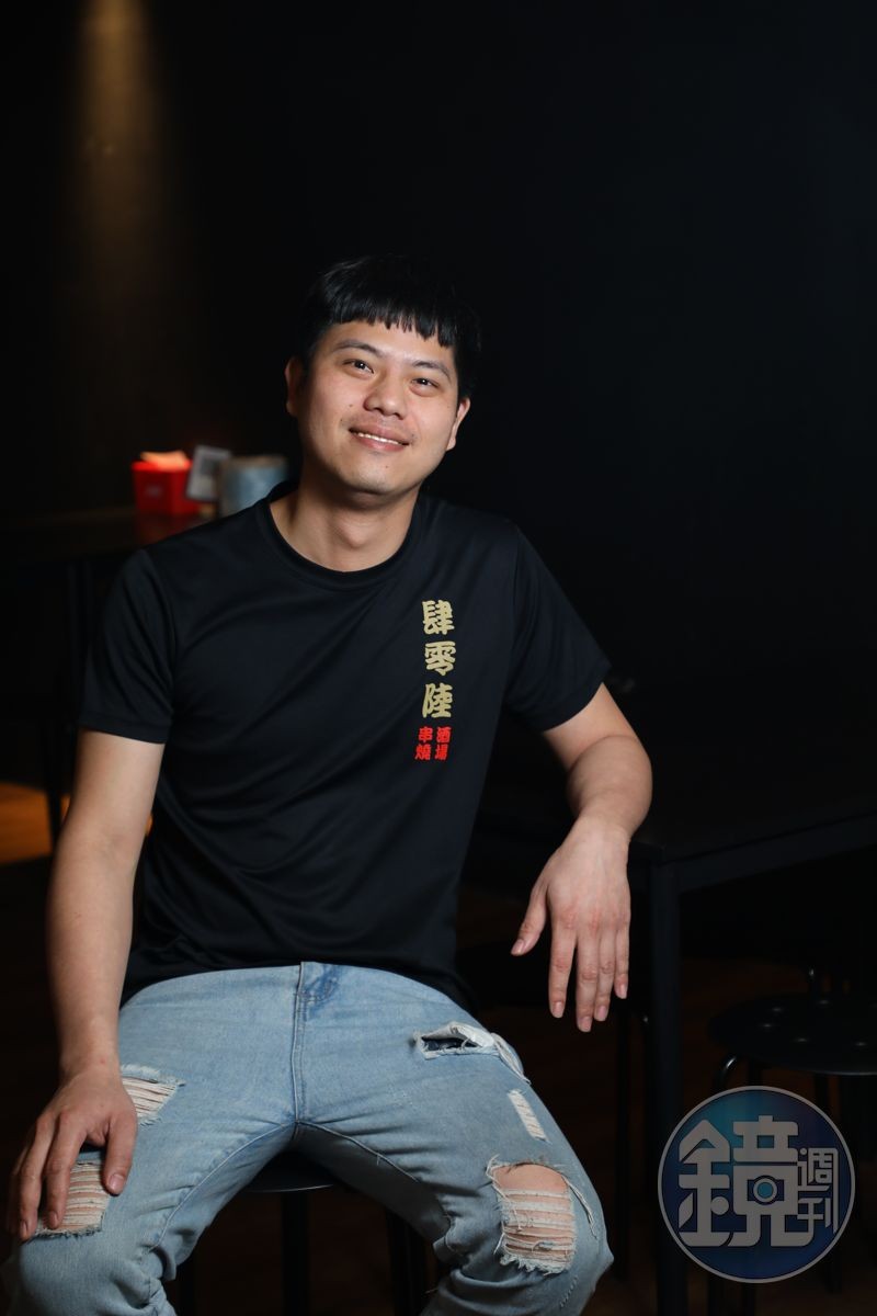 老闆蕭明龍希望為台東人增添點「夜生活」,打造一間夜間能聚會小酌的深夜食堂。