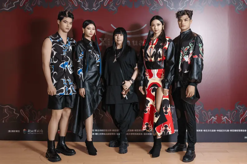 ▲5月24日登場的「廟街潮時尚」跨界走秀，邀請「針織女王」潘怡良設計師操刀40套專屬秀服。（圖／新北市文化局提供）