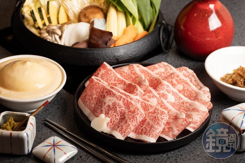 油花分布均勻、肉質細緻的「日本黑毛和牛套餐」是偶爾想犒賞自己的最佳選擇。(998元/份)
