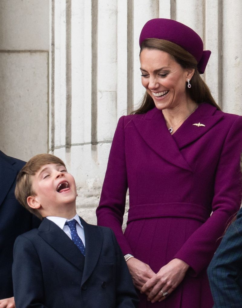 凱特王妃笑看路易王子耍寶。（翻攝Prince Louis of Wales IG）