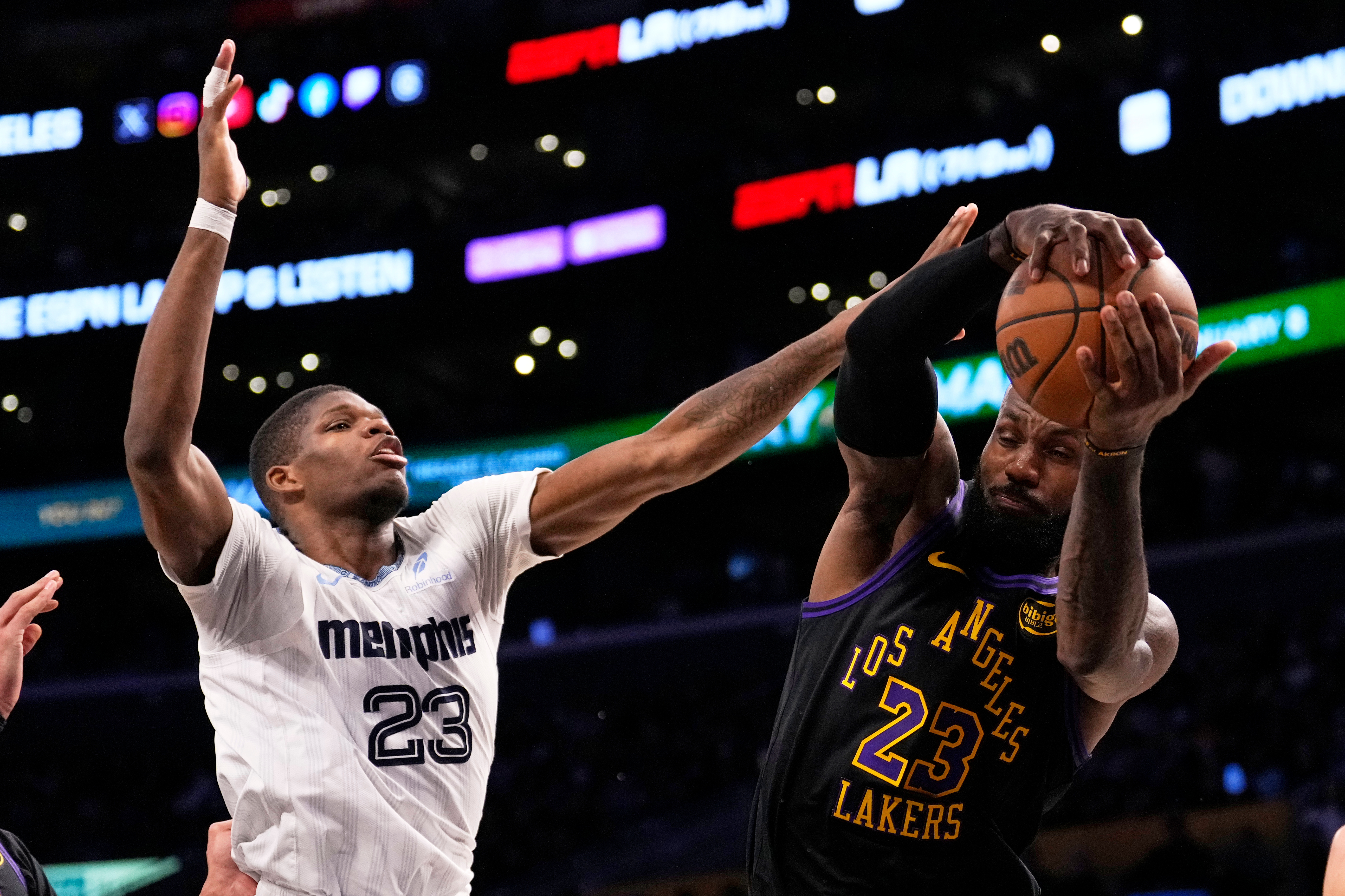 被低估新秀Coward非典型防守表現引發關注