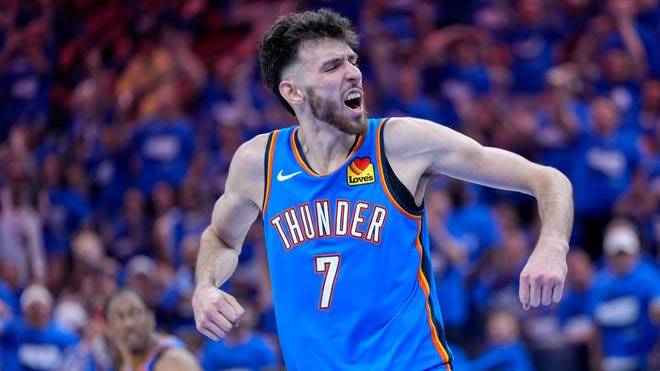 Chet Holmgren:在傷痛與逆境中成長的NBA明星之路