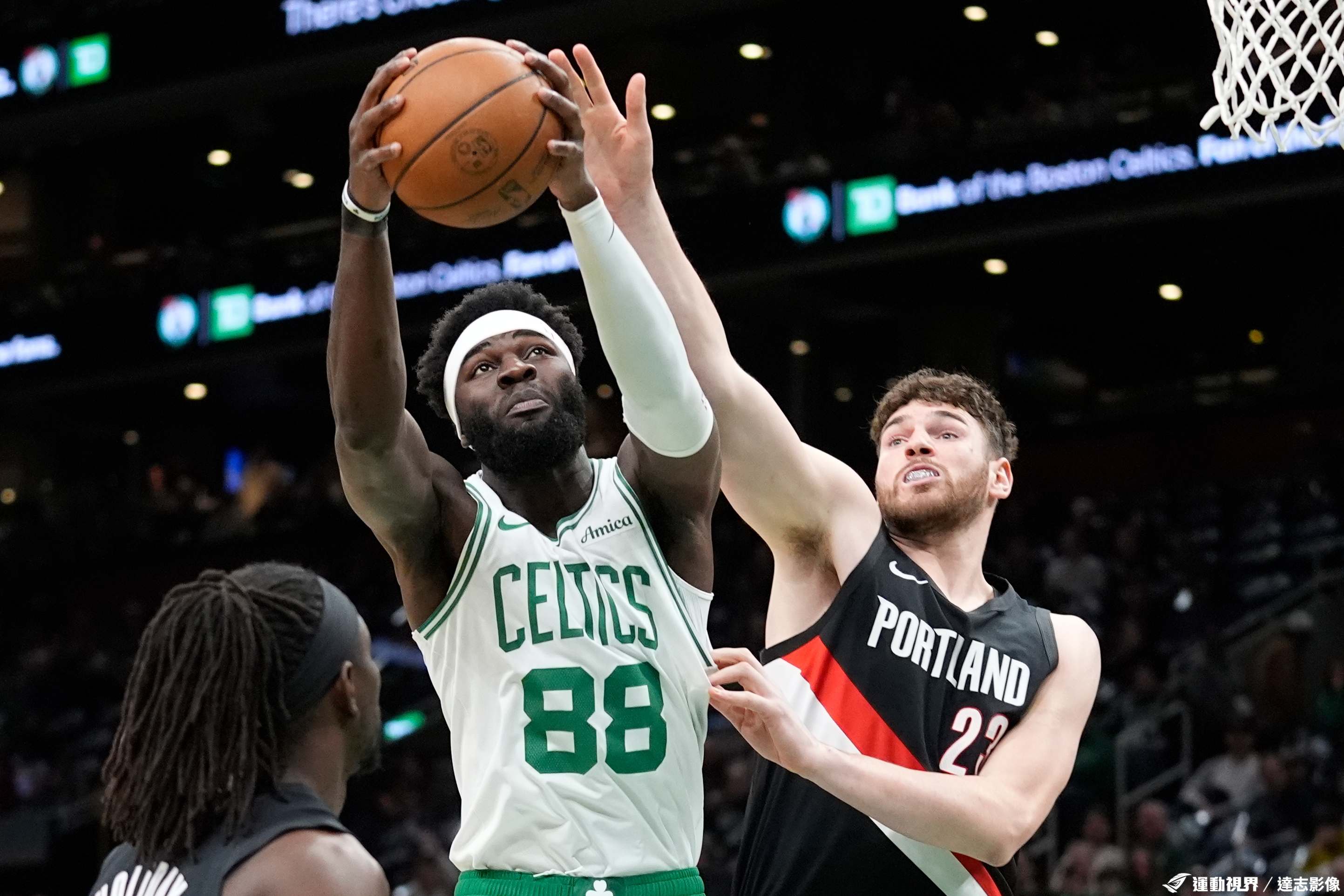 Neemias Queta與Luka Garza：從逆境崛起的禁區雙煞