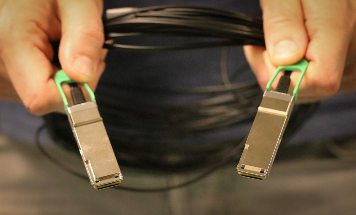 微軟 2027 年推出 MicroLED 光纜 能耗降低 50% 加速 AI 資料中心