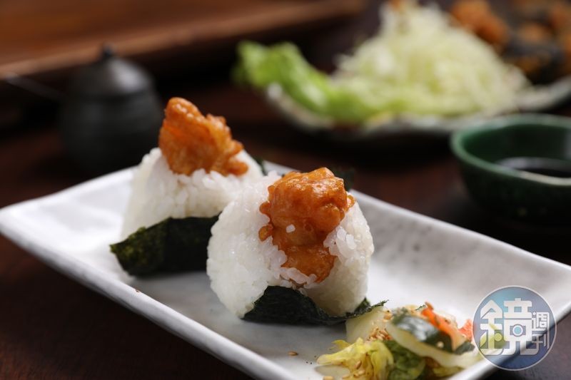 名古屋特色料理「炸雞飯糰」。(480日圓/份,約NT$157)