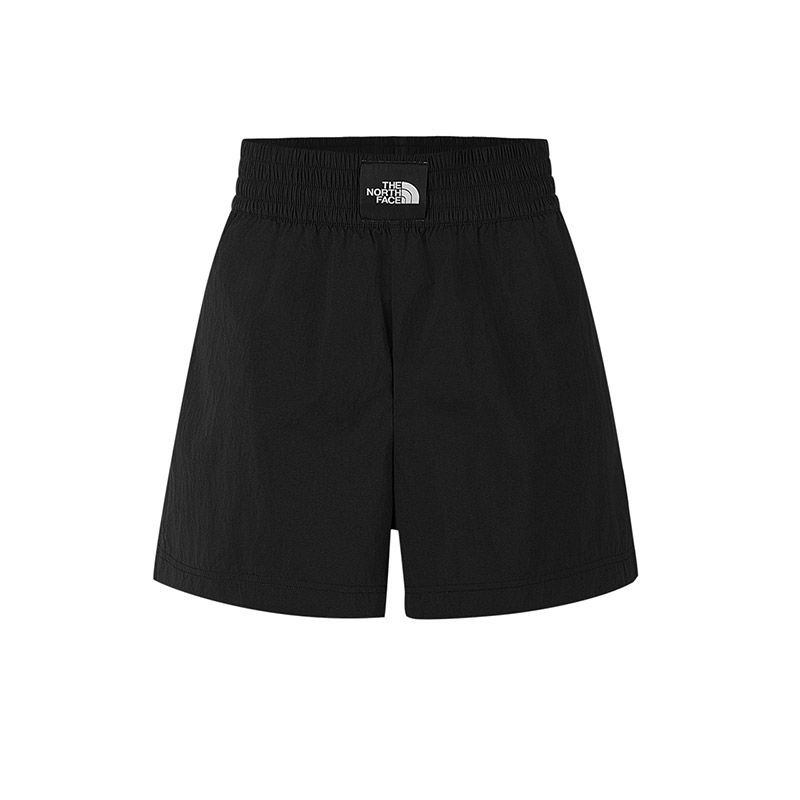 黑色短褲。NT$2,380(The North Face提供)