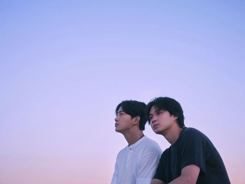 玉澤演預告他在新劇《Soul Mate》裡會有露肌畫面,右為磯村勇斗。(Netflix提供)
