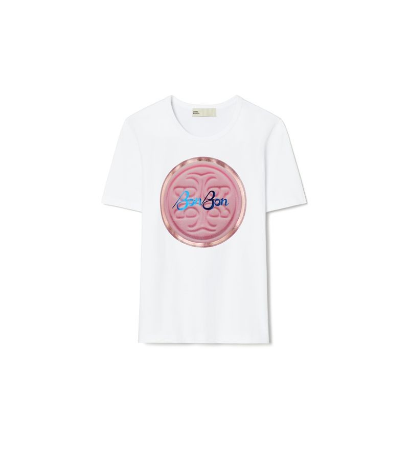 TORY BURCH x BonBon糖果Logo Tee。NT$9,950(TORY BURCH提供)