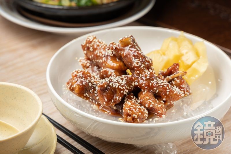 酸甜開胃的「冰鎮梅子骨」,冰鎮後排骨更有咬勁。(港幣128元/份,約NT$483)