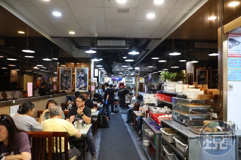店內空間狹窄,座位不算太多,冬日旺季必然大排長龍。