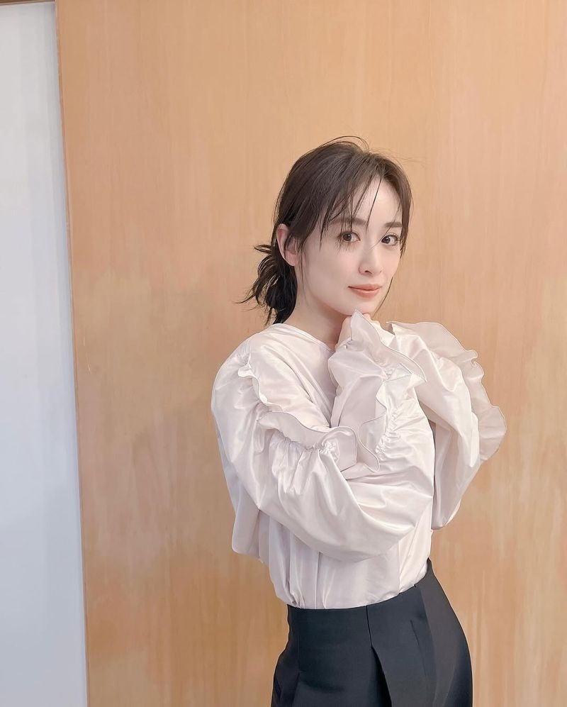 泉里香與谷口彰悟,兩人低調交往多年,終於修成正果。(翻攝自泉里香 IG)