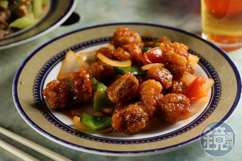 酸甜調味的「生炒排骨」也是考驗炒功的菜色。(港幣75元/份,約NT$282)