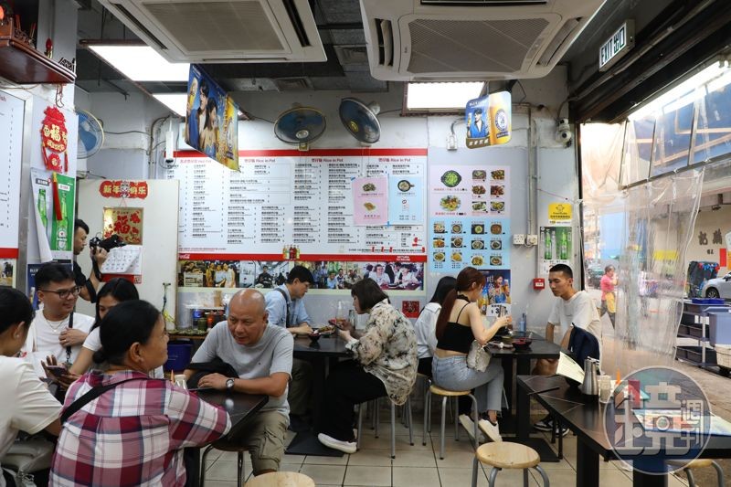 許多人想吃煲仔飯時就會專程到興記菜館報到。