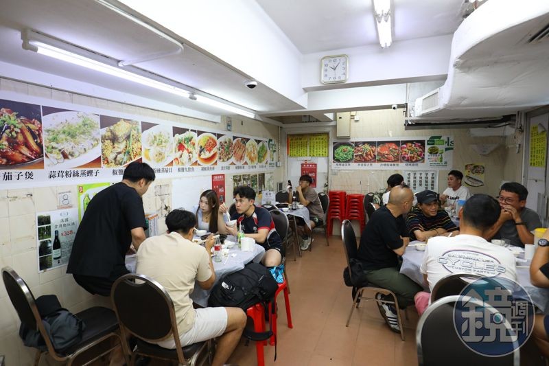萬發的菜色特別吸引年輕客人,許多人從年輕吃到結婚生子。