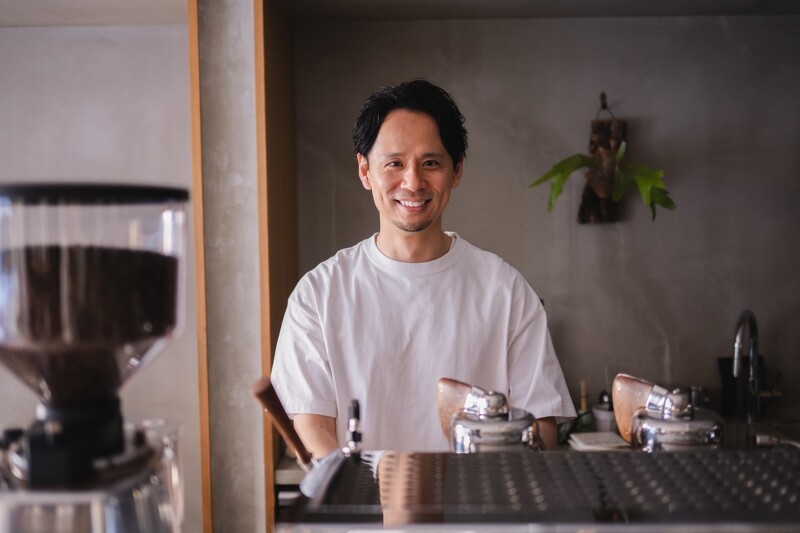 品牌創辦人是世界拉花冠軍、前「%Arabica」全球首席咖啡師山口淳一(Junichi Yamaguchi)先生。