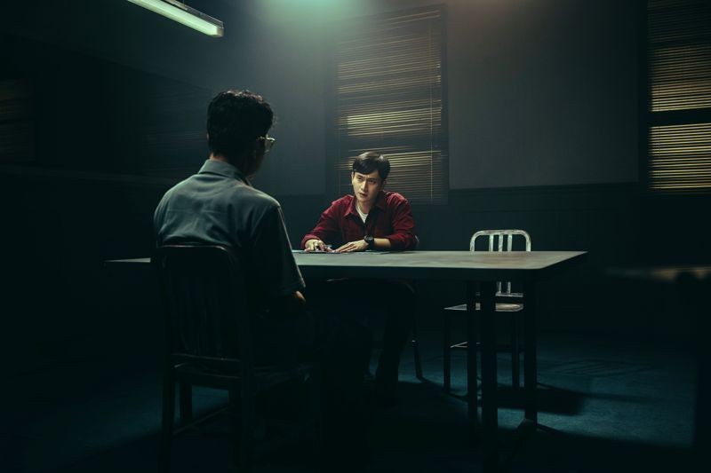 劉冠廷在《私家偵探》裡飾演的角色心事重重。(華映提供)