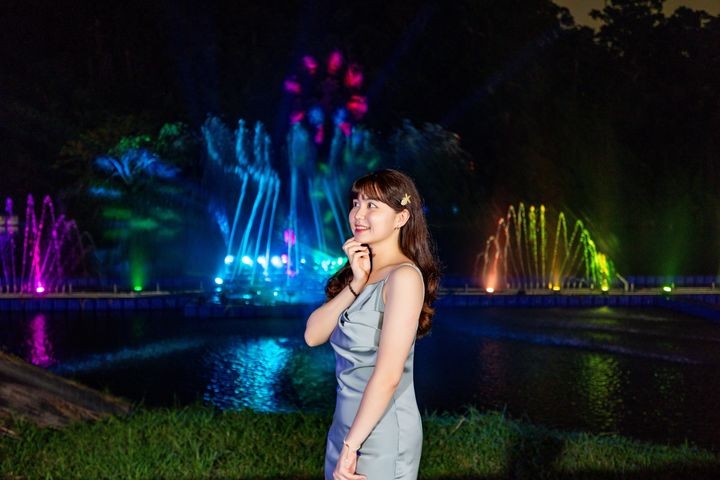 ▲「2025碧潭水舞」不只水舞精彩，更結合雷射光雕展演，交織層次豐富視覺饗宴。　圖：新北市政府觀光旅遊局／提供