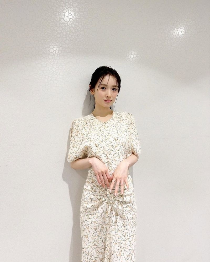 泉里香與谷口彰悟,兩人低調交往多年,終於修成正果。(翻攝自泉里香 IG)