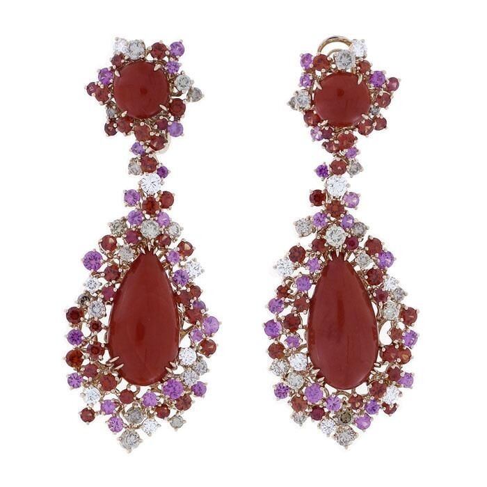 DAMIANI Masterpiece Mimosa大師傑作含羞草系列18K白金鑽石鑲嵌藍寶石與珊瑚耳環,NT$ 1,690,000
