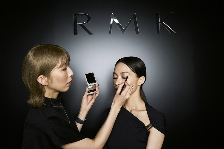 RMK川崎莉乃彩妝師示範最新妝容趨勢