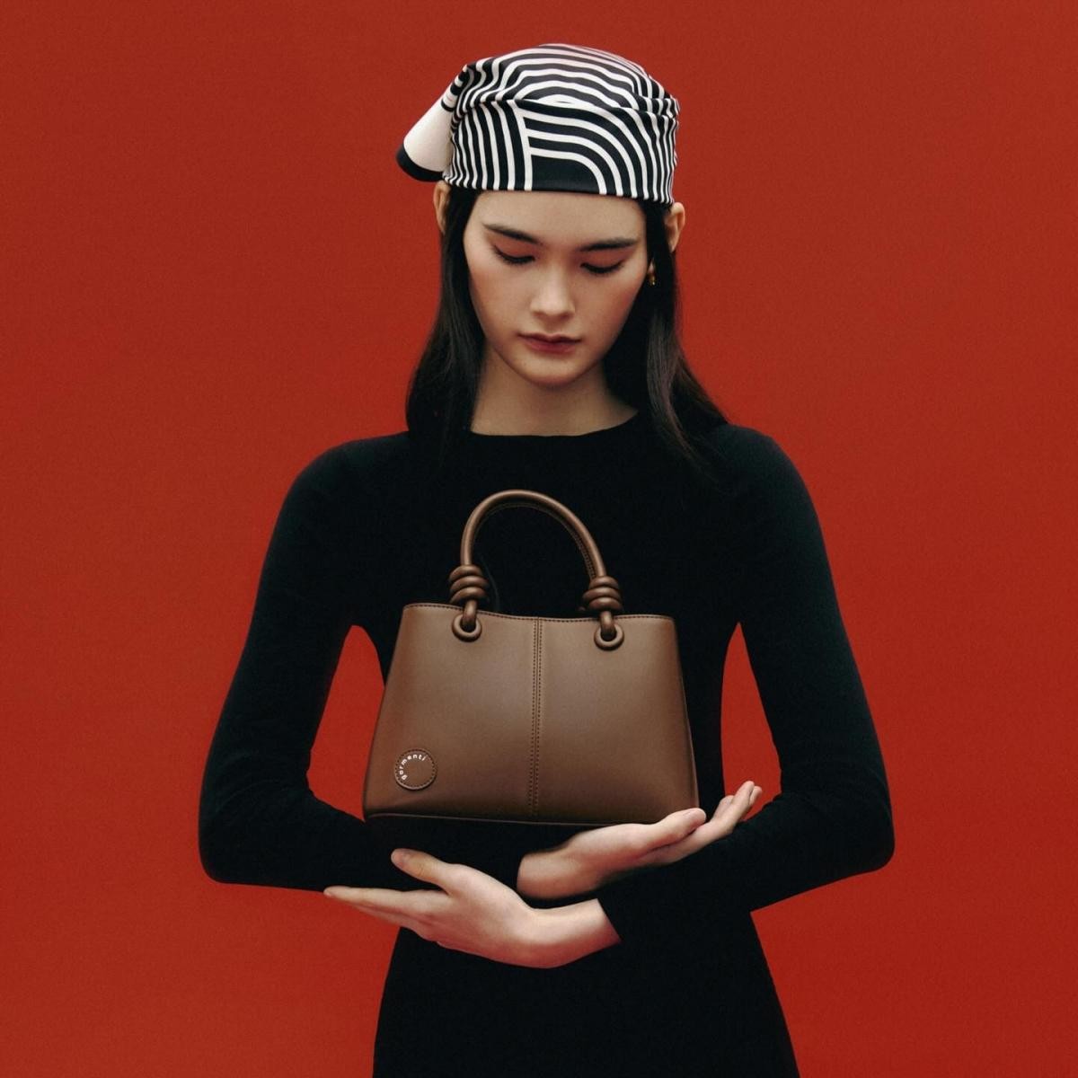 Garmenti是來自泰國的新銳設計品牌,創立僅僅四年,以「簡約、多功能、實用」為核心精神,以「泰國製造」為號召,所有包袋從設計、打版到製作皆於本地完成。