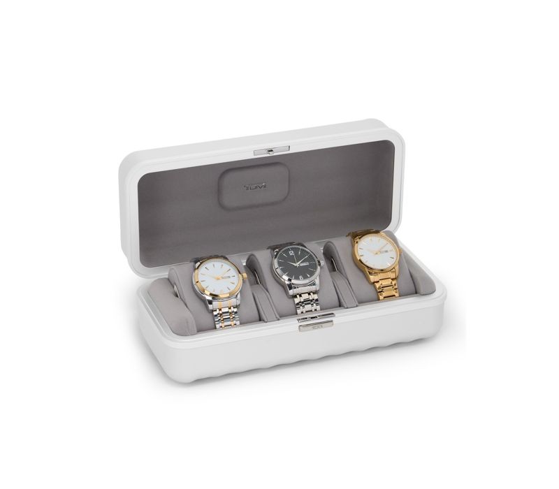 19 Degree Aluminum Watch Travel Case鋁合金旅行手錶盒。NT$21,800(TUMI提供)
