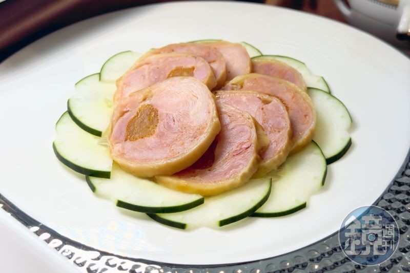 主廚金橘等蜜餞包容雞肉捲內，讓每道菜都更加開胃。