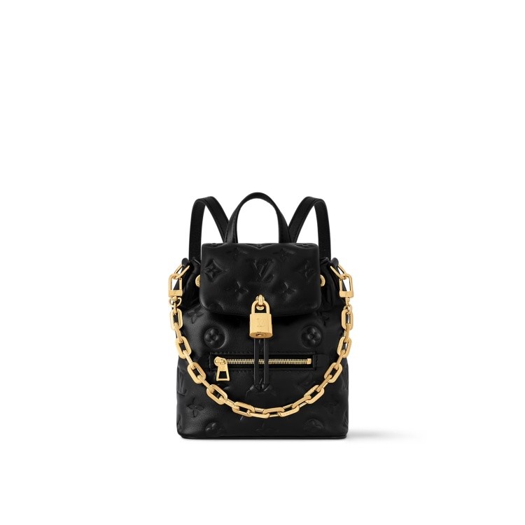 這款Coussin Backpack Mini以Monogram壓紋皮革製成,飽滿輪廓猶如一顆枕頭!