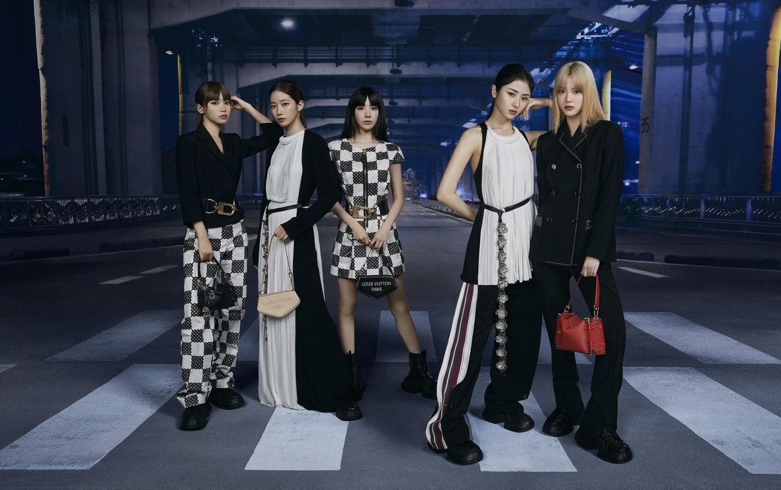 LE SSERAFIM 剛出道便受邀出席 Louis Vuitton 於首爾舉辦的 2023 早秋大秀並擔任表演嘉賓,隔年更是罕見的全團擔任 Louis Vuitton 全球品牌大使。
