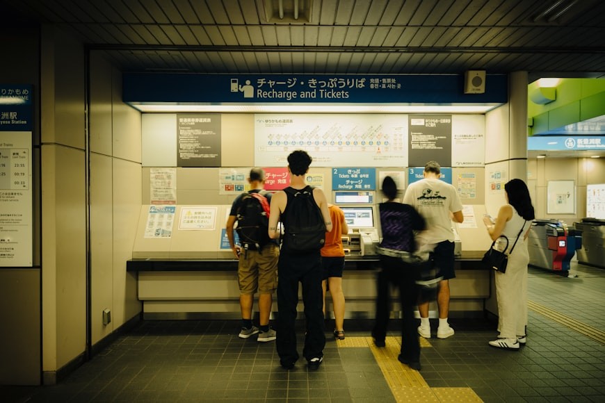 有 12.3% 的外國旅客表示,雖然日本的交通又準時又乾淨,但實際使用時,卻經常搞不清楚要在哪裡排隊搭車,或是不知道該搭哪條路線、怎麼轉車才能到目的地。