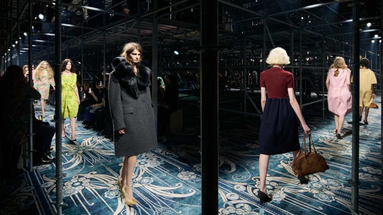 Prada 2025秋冬時裝週謝幕。