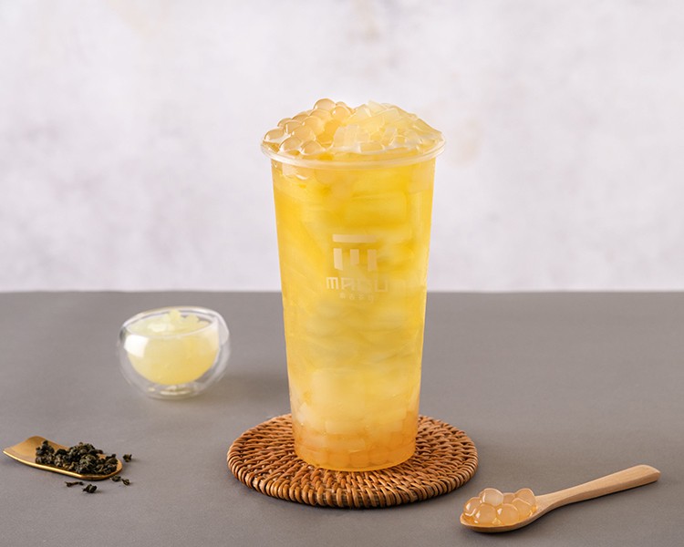 2025麻古茶坊熱門飲品Top8.金萱雙Q以溫潤清香的金萱茶為基底,入口輕盈順口,搭配Q彈波霸與爽脆椰果。