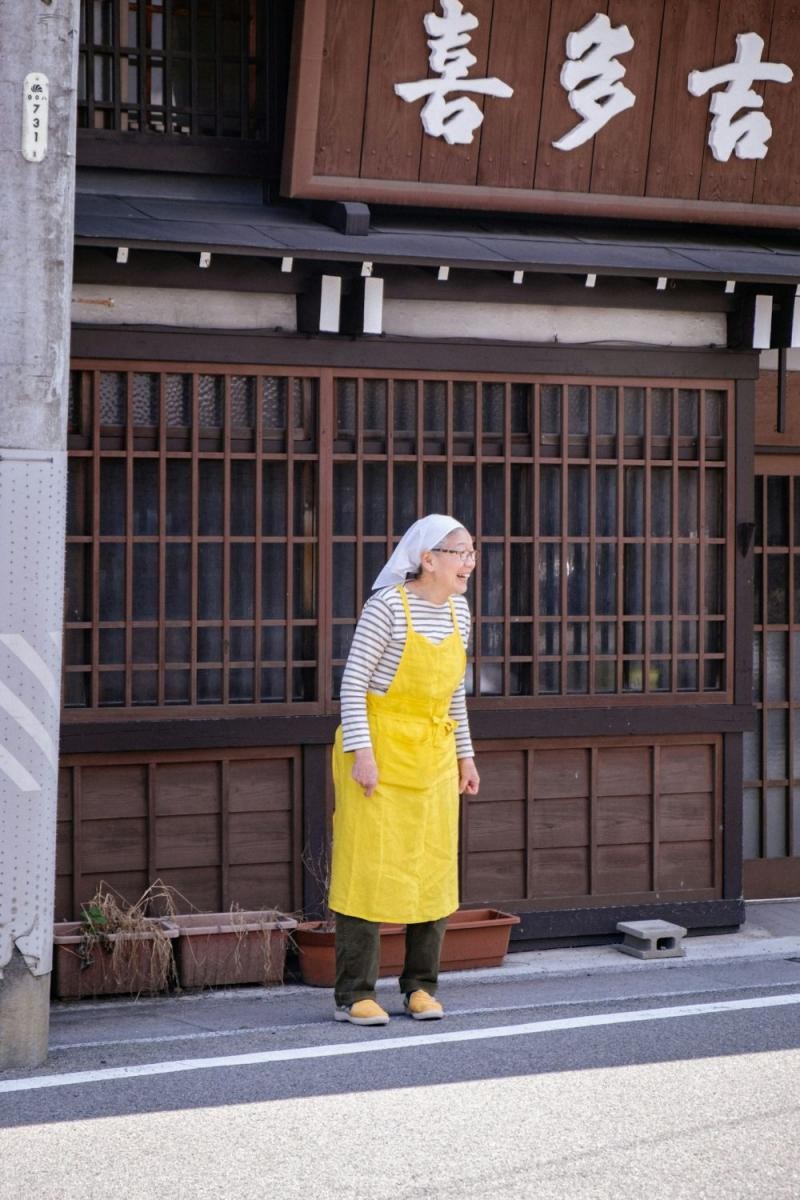 日本不僅有「出租男友」的服務,現在還多了「出租老奶奶」的服務。由「女性スタッフの便利屋・何でも屋」事務所推出的「OK 奶奶」服務,讓老奶奶有更多就業的可能。