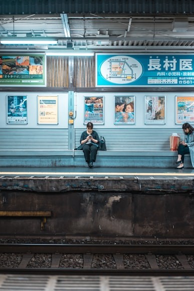 有 15.2% 的旅客反映,在餐廳、商店、車站、飯店等地方,跟店員或工作人員溝通有困難,因為對方只會講日文,其他語言幾乎不通。