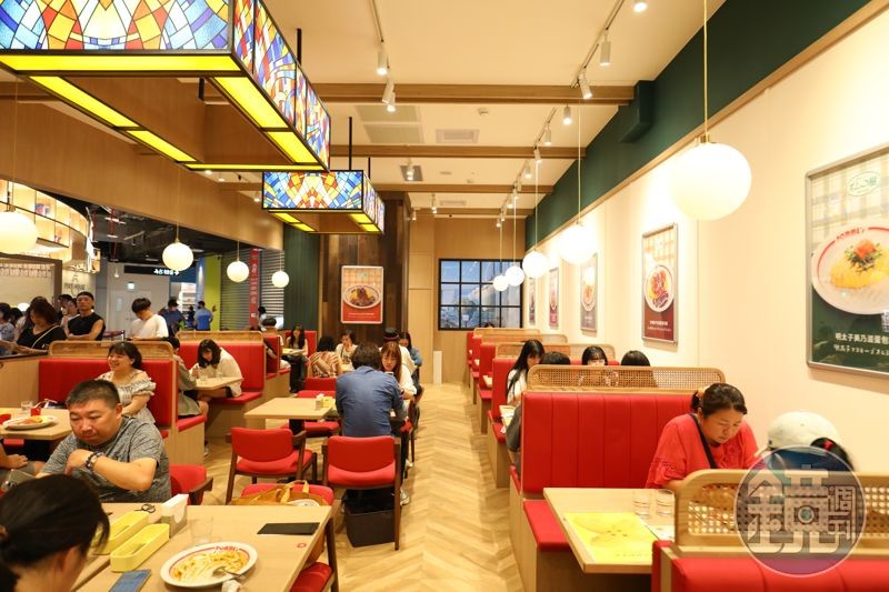 延續日本店鋪的裝潢風格,用餐空間打造溫馨舒適的家庭餐廳氛圍,就像在家享用料理一樣輕鬆自在。