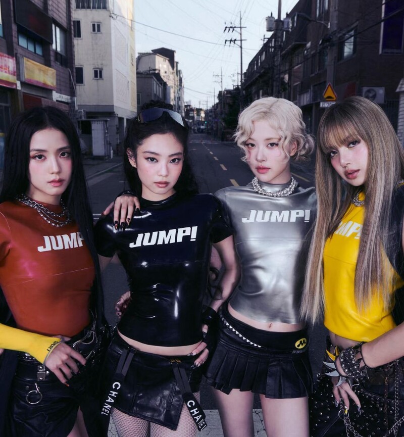 BLACKPINK〈Jump〉MV造型,四位成員穿著不同顏色的Jump上衣