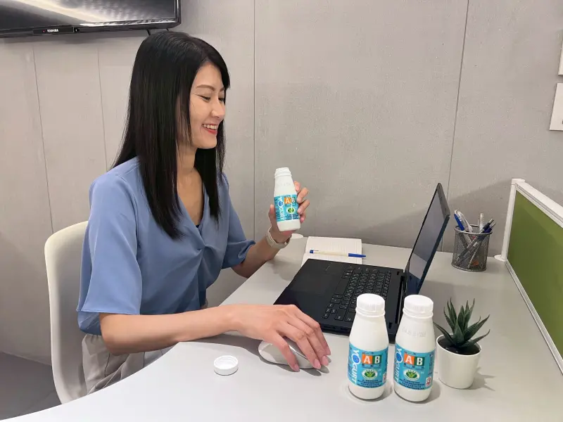 ▲早晚一瓶AB優酪乳 上班族日常排便小幫手。(圖/業者提供)