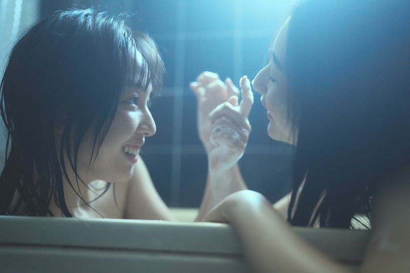王渝萱(左)、李沐(右)分別飾演少年版吳可熙、林依晨。(周子娛樂提供)