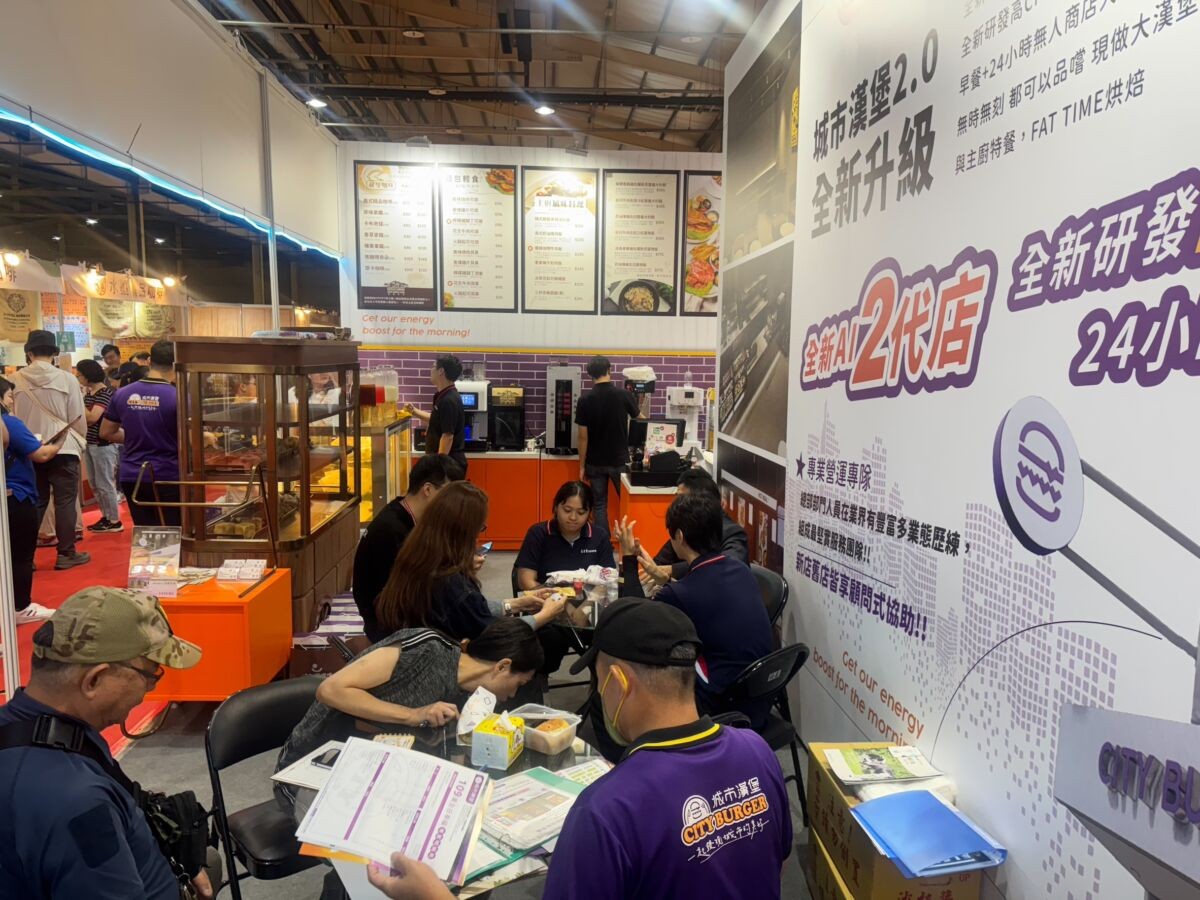 圖/現場設有營運顧問提供一對一加盟諮詢,幫助創業者掌握風險與回本期,降低決策門檻。(記者張芸瑄攝)