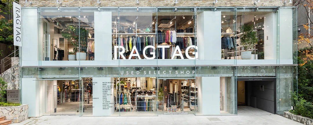 此次登台,Ragtag選址台北信義區的微風南山,瞄準台灣一線消費族群與精緻生活風格愛好者,更將同步推出線上購物平台,讓全台消費者都能一鍵下單。開幕首年將以日本本地門市的正規貨源為主,未來亦有望導入本地寄賣服務,也希望能夠在台北站穩腳步後,陸續往中南部拓點!