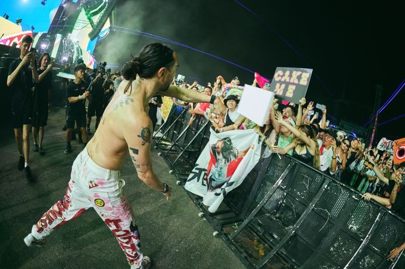 睽違8年來台「電音大帝」Steve Aoki，終於在Ultra Taiwan邀請之下「砸派神射手」傳奇演出即將在台灣經典重現，更是相隔10年回歸台灣戶外音樂節。（Ultra Taiwan提供）