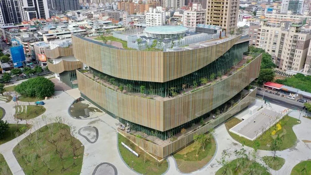 坐落於桃園區埔子次分區，桃園藝文特區，又稱：中正藝文特區、桃園市多功能藝文園區，這裡是桃園市的文化中心，除了有桃園展演中心、桃園市立圖書館新總館，接下來桃園捷運綠線「G11 藝文特區站」也將於明年底，在此通車。