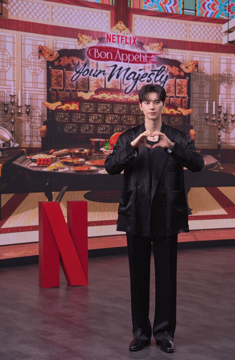 李彩玟想在料理加入「愛」。（Netflix提供）